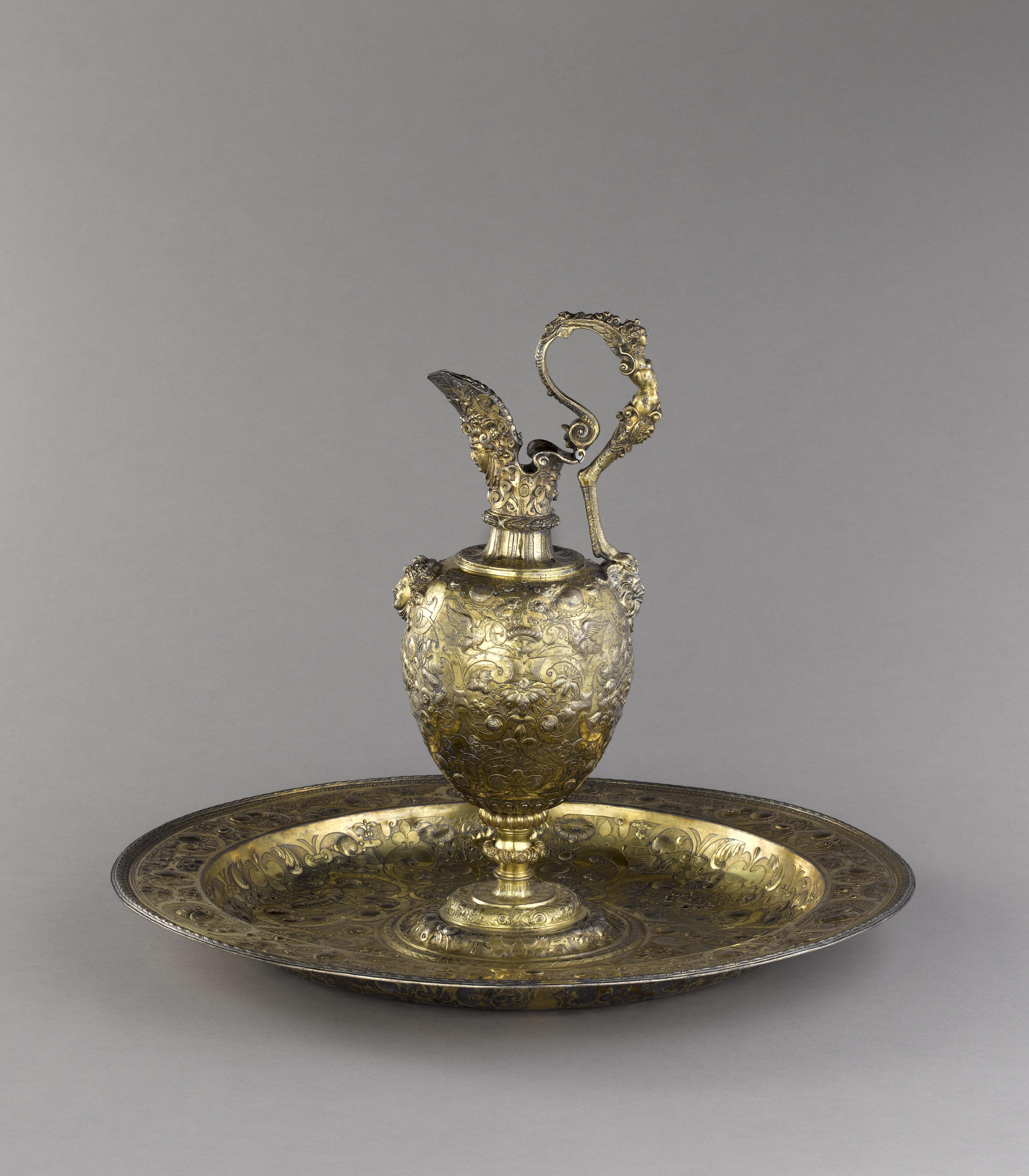 Bassin et aiguière à l’antique