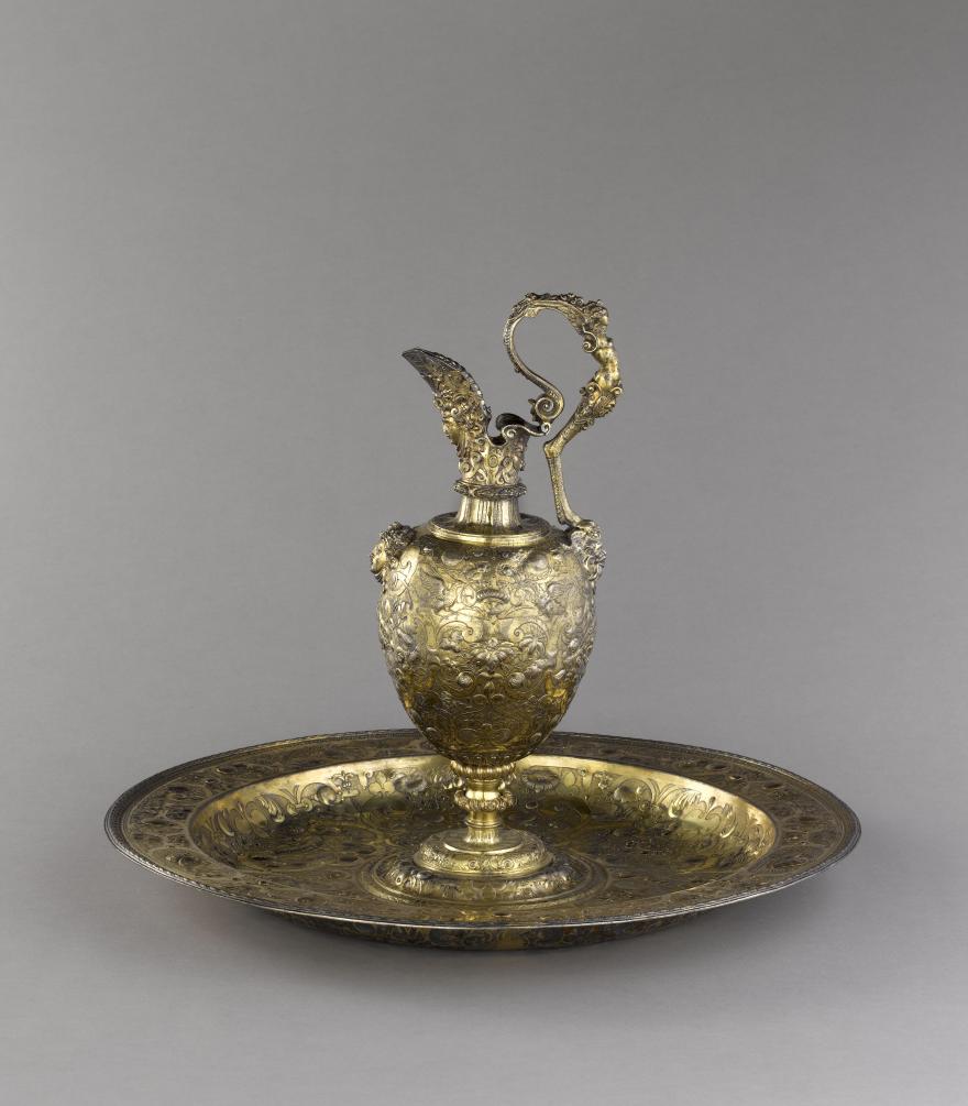 Bassin et aiguière à l’antique