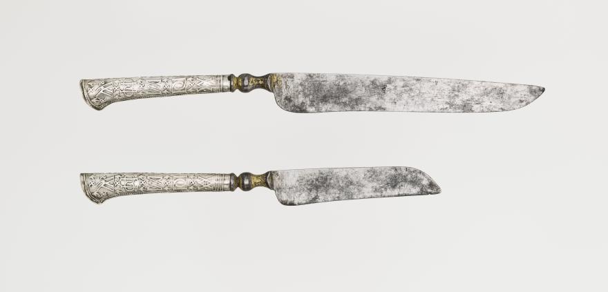 Couteaux à emblématique de mariage