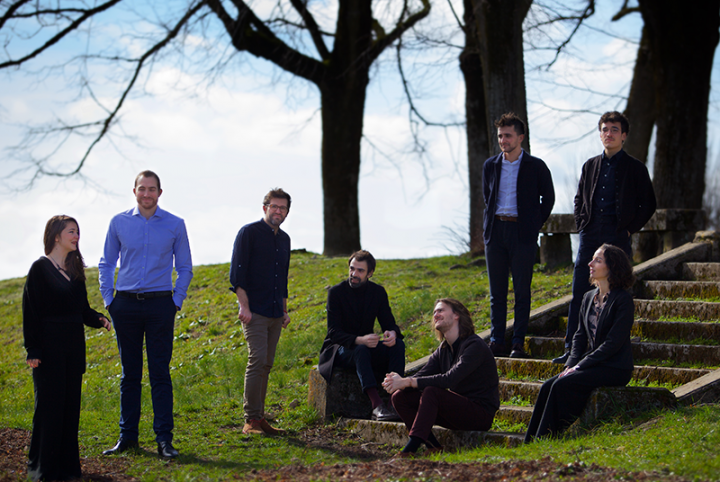 x_Ensemble Près de votre oreille FBP