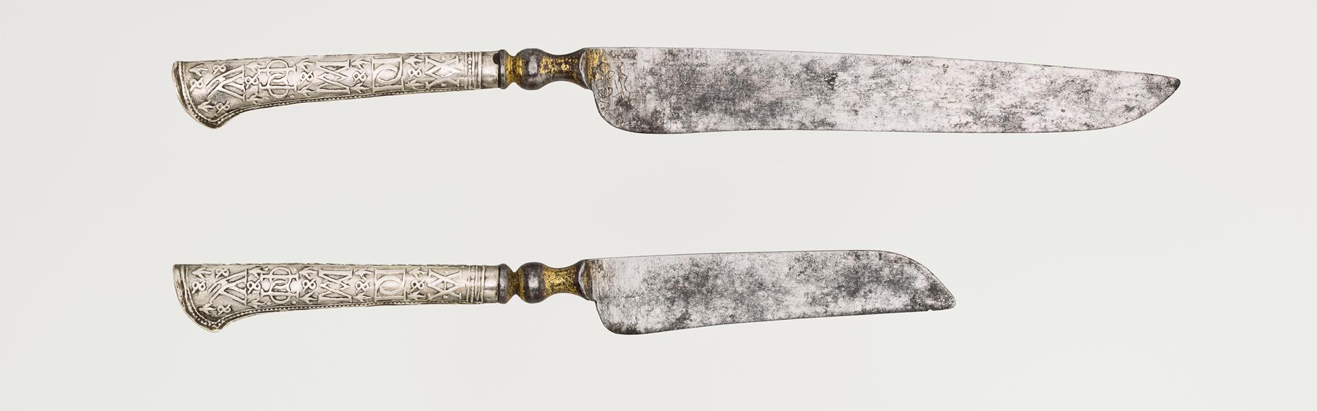 Couteaux à emblématique de mariage