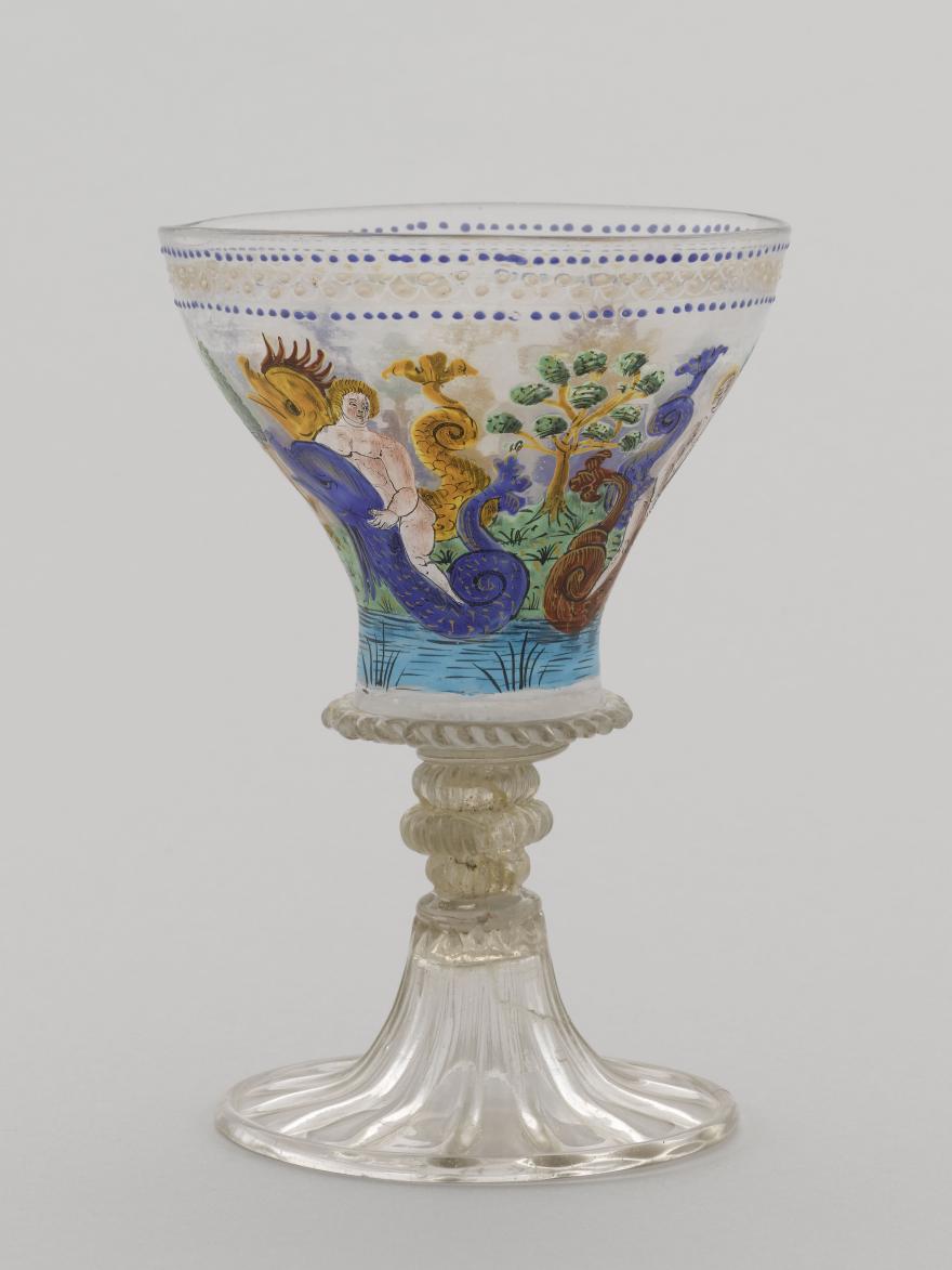 Gobelet sur pied putti montés sur des dauphins affrontés