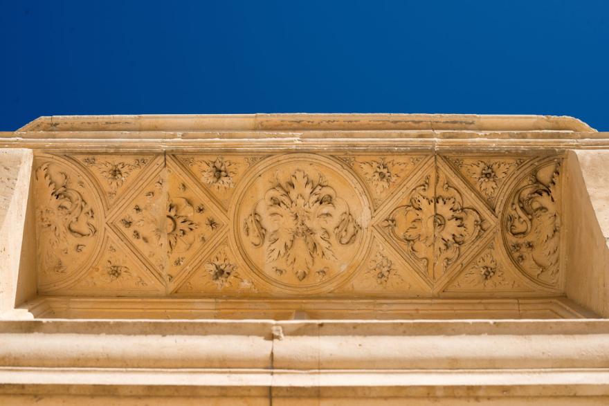 Media Name: e_aileouestdetail.jpg