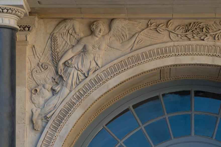 Media Name: e_angle_cour_ouest.jpg