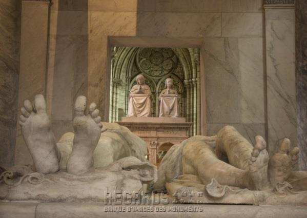Media Name: pied_henri_ii_basilique_de_st-denis.jpeg