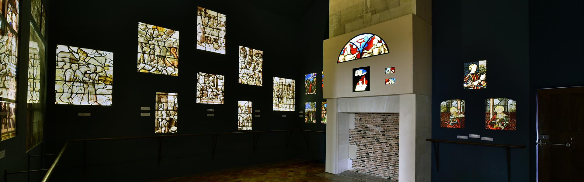 Salle des vitraux religieux